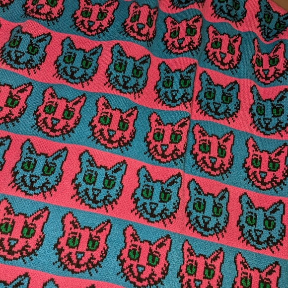 Dressed in lala cat sweater - Picture 3 of 5